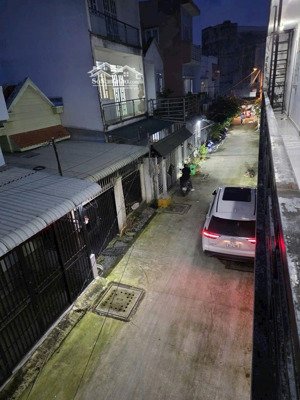 nhà lô góc hẽm xe hơi 8m, lê văn lương ,nhơn đức nhà bè