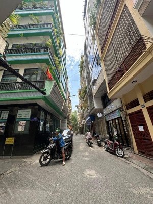 lô góc phố nguyễn thị định- kinh doanh nhộn nhịp -ô tô tránh -dt:93m -3 tầng -mt:12m -giá:27.9 tỷ