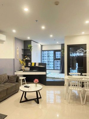 chính chủ cho thuê căn hộ studio full đồ 31m2 giá 7tr tòa s101 vinhome smart city