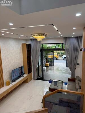 BÁN NHÀ 3 TẦNG MẶT TIỀN ĐƯỜNG NƠ TRANG LONG – FULL NỘI THẤT SANG TRỌNG