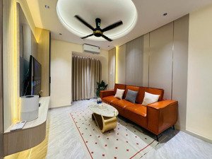 cần bán gấp căn hộ sky garden, pmh,q7 nhà đẹp, mới 100%.lh: em hằng