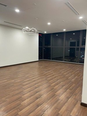 hiếm. bán căn 3 ngủ 2wc 110m2, nội thất cơ bản tại mipec rubik 360. giá 13.x tỷ. l/h: 