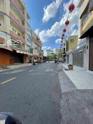 bán nhà mặt tiền nguyễn giản thanh quận 10 cực vip