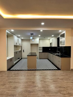 em bán căn hộ 4 phòng ngủ hướng mát chỉ nhỉnh 11 tỷ giá cực tốt tại goldmark city ( duy nhất 1 căn)