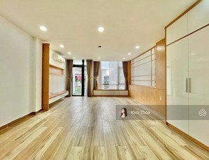 văn phòng 35m2 có ban công nội thất ở vạn phúc, có thang máy máy lạnh, hầm xe, wc riêng. giá 7,5 tr