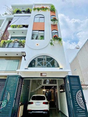 vị trí siêu đẹp-huỳnh tịnh của, phường võ thị sáu, q3. giá 6,21 tỷ với dt lớn 70m2-gần chợ tân định