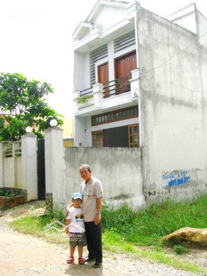 nhà đưởng ô tô thuận tiện, gần trường cao đẳng điện lực 1km, trường cấp 1, 2, 3, gần chợ, an ninh