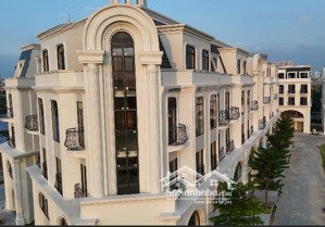 siêu hiếm liền kề 135m2 ý full nội thất 3 tỷ hoàn thiện, vị trí đẹp kinh doanh tốt