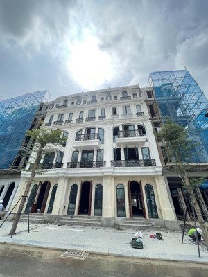 bán căn liền kề 75m2, gần bể bơi trung tâm, hướng đông nam, chỉ 12,7 tỷ, ai đầu tư xem ngay