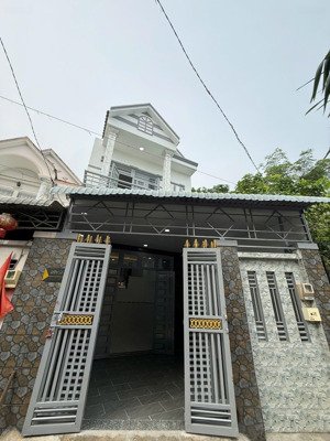 nhà 5x18 đúc 1 trệt 1 lửng 1 lầu hẻm nhựa 6m 1/ đường nguyễn thị thảnh vào 40m