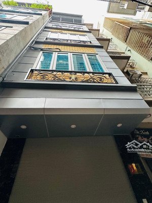 chính chủ gửi bán nhà cự lộc , lô góc , ô tô vào nhà , chỉ hơn 7,xtỷ 38m2 x 5 tầng