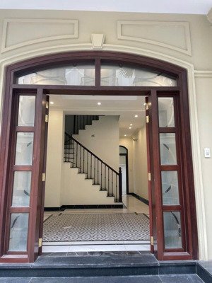 bán gấp căn liền kề 48m hoàn thiện full 5 tầng vin 2