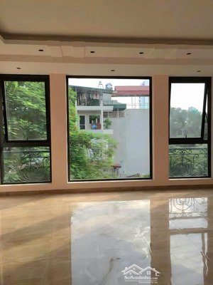 mặt phố hoàng hoa thám 45m, 5 tầng, 6 phòng nhà đẹp ở ngay giá chỉ 17,9 tỷ!