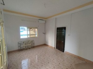 cho thuê phòng không nội thất (có máy lạnh) - quận 10