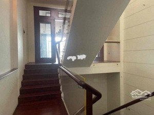 cho thuê nhà 5 tầng mt đường phạm văn đồng - có thang máy, gồm 10 phòng rộng