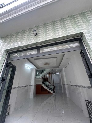 cần bán gấp nhà mới - đẹp - giá rẻ 48m2 có 2 phòng ngủ siêu rộng tại phường 15, quận tân bình