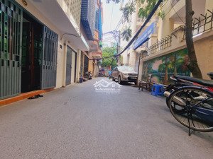 nhà đẹp như khách sạn sẵn ở ngay kinh doanh sầm uất ô tô tránh mặt tiền 5m6 cực hiếm