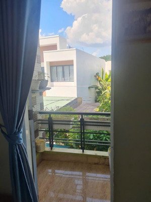 bán nhà 2 tầng, 2 mặt tiền, đường hẻm hoà trung, vĩnh hoà, dt 63,7 m2, hướng tây - giá 4 tỷ