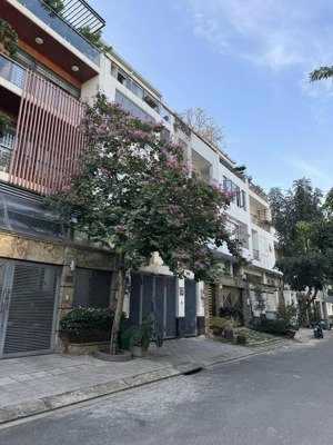 bán chdv 1 sẹc đặng thùy trâm, dt: 5x24m. 14 phòng. view công viên. doanh thu 68tr/tháng