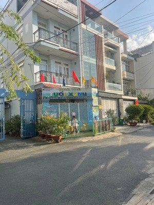 bán nhà hẻm 8m khu vip gò dầu gần tân sơn nhì 4,5x17m , 4 tầng đối diện công viên giá 10,9tỷ tl
