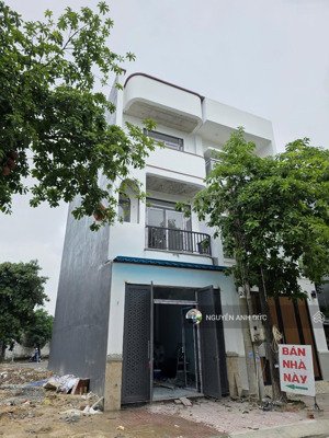 nhà mới 3 tầng chỉ 4.95 tỷ sát thủ đức - mới xây kdc phú mỹ hiệp - nhanh tay sở hữu.