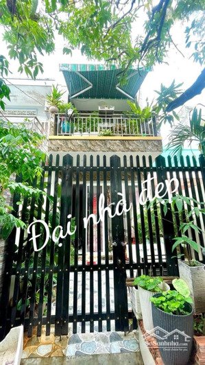 nhà q7_ sát hẻm xe hơi_85m_4pn_chỉ 6tỷ năm