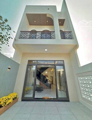 cần bán nhà dĩ an giá tốt, vị trí đẹp 2ty/70met