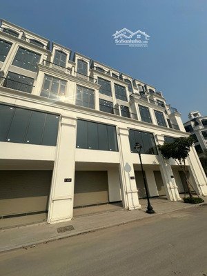 chính chủ bán liền kề 17 hinode royall park 100m2x5t giá 16,8 tỷ view vườn hoa.lh 