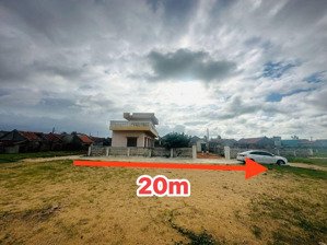 siêu phẩm 2 mặt tiền đường và một mặt biển có 20m mặt biển