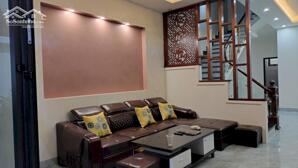 Bán nhà 3 tầng 4 phòng ngủ tại thôn Chám, Định Trung, Vĩnh Yên, Vĩnh Phúc