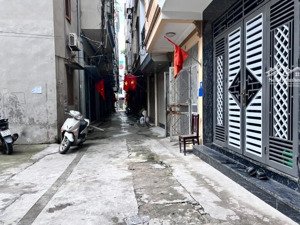 bán nhà bưu điện hà đông 1,5 km - 40m - 7 tỷ - mặt tiền rộng - 4 ngủ đủ công năng. lh 