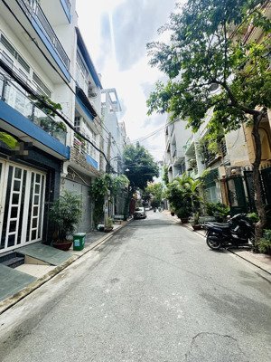 bán nhà hxh 8m nhất chi mai - kế bên nhà ga t3, dt: 4x13m [vuông vức]. giá 9.5 tỷ