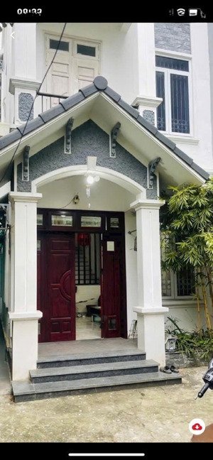 cần bán nhà tk biệt thự sân vườn phố ngọc thuỵ ô tô thông dt 120m2 x 3 tầng x 6m mt giá đầu tư