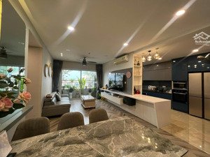 bán căn hộ sunrise city quận 7 | nội thất đầy đủ, ban công hướng đông