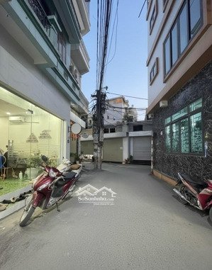 hàng hiếm! nhà mặt ngõ kinh doanh ô tô qua nhà rộng gần 45m2