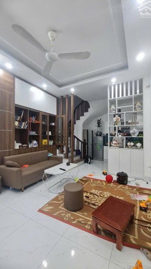 bán nhà riêng chính chủ tại xuân la, 5 tầng nở hậu 8,5 tỷ