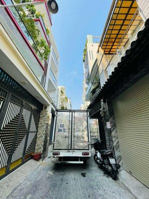 ngang 8m siêu hiếm_ cạnh luỹ bán bích_ ubnd _hẻm xe hơi _ an ninh_ 90m2_ 5.99 tỷ