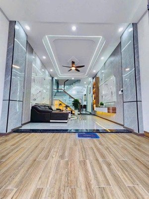 bán gấp nhà 2 lầu 1 trệt phú mỹ hiệp, dĩ an full nội thất, shr, đường nhựa 10m, giá tốt nhất kv