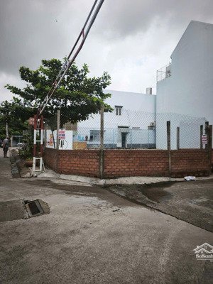 bán lô góc dt:345m2- giá :31,5 tỷ - khu làng đh- đường lê văn lương - -phước kiển - nhà bè