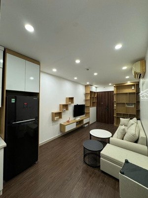 chị gái muốn bán ch 45m -2n2vs -3,950 tỷ cc flc 18 phạm hùng, full nội thất mới ở ngay:o966769078