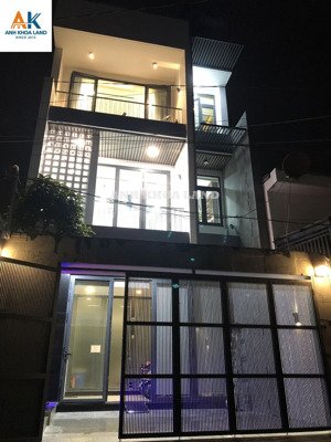 nhà tâm huyết 100m2 ngang 6m bề thế - gần metro - nội thất cao cấp - giá: 13 tỷ