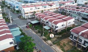 bán căn tứ lập 1 trệt 1 lầu kđt oasis, 80m2 full thổ cư, trục đường thông, dân ở đông, sổ hồng sẵn