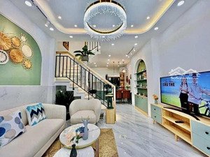 lô góc 2 mặt thoáng_ full nội thất_ ngõ thông_ ra phố minh khai 50m giá 9.5 tỷ