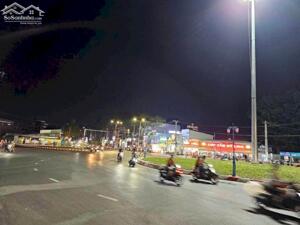 Cho thuê toà nhà mặt tiền nguyễn văn cừ gần vòng xoay bệnh viện nhi