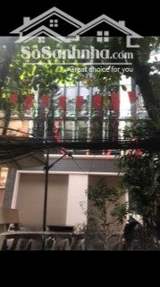 cho thuê nhà 4 tầng 1 tum tại ngọc lâm. dtxd 200m 50m2. 3 căn studio để ở t2.3.4 đủ nội thất