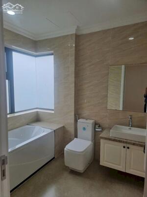 cc bán biệt thự KDC VIP thảo nguyên đường D2 , long thạnh mỹ, dt 360m2 giá 28,5ty