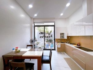 bán nhà khu vip 368 tân sơn nhì (4x14m vuông) nhà 3 lầu cực đẹp, khu dân trí cao, giá 9.8 tỷ