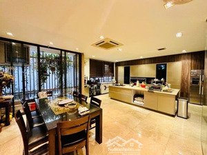 hiếm ! bán nhà đường xuân thủy, cầu giấy, 10m ra phố, kinh doanh vip, thông sàn, thang máy, 43m2