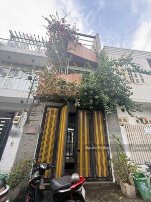 hiếm nhất hiện nay nhà 3 tầng 2 mặt tiền ô tô 7 chỗ vào, trung tâm trường thọ