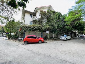 bán gấp biệt thự làng việt kiều châu âu, căn góc view vườn hoa, dt 180m2 giá chi tiết phía dưới